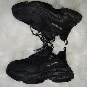 balenciaga triple s